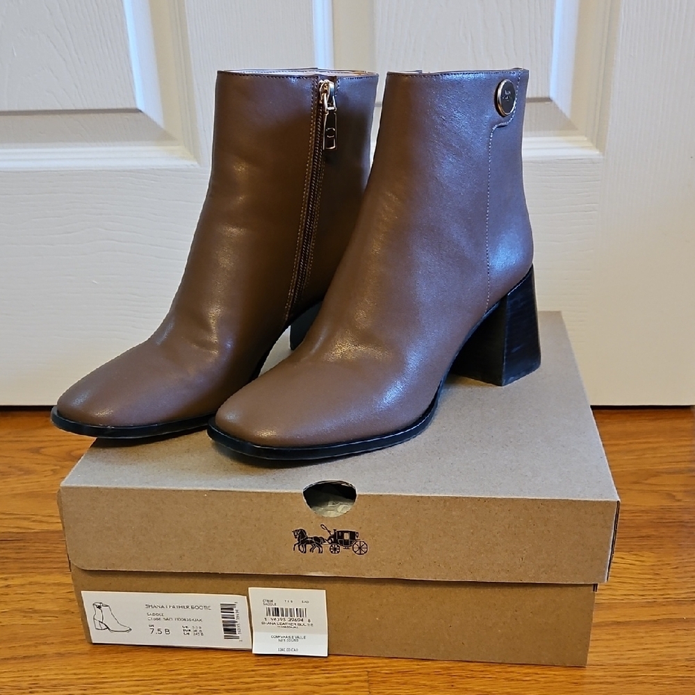 ✨️COACH Women's Brown Ankle Boots
